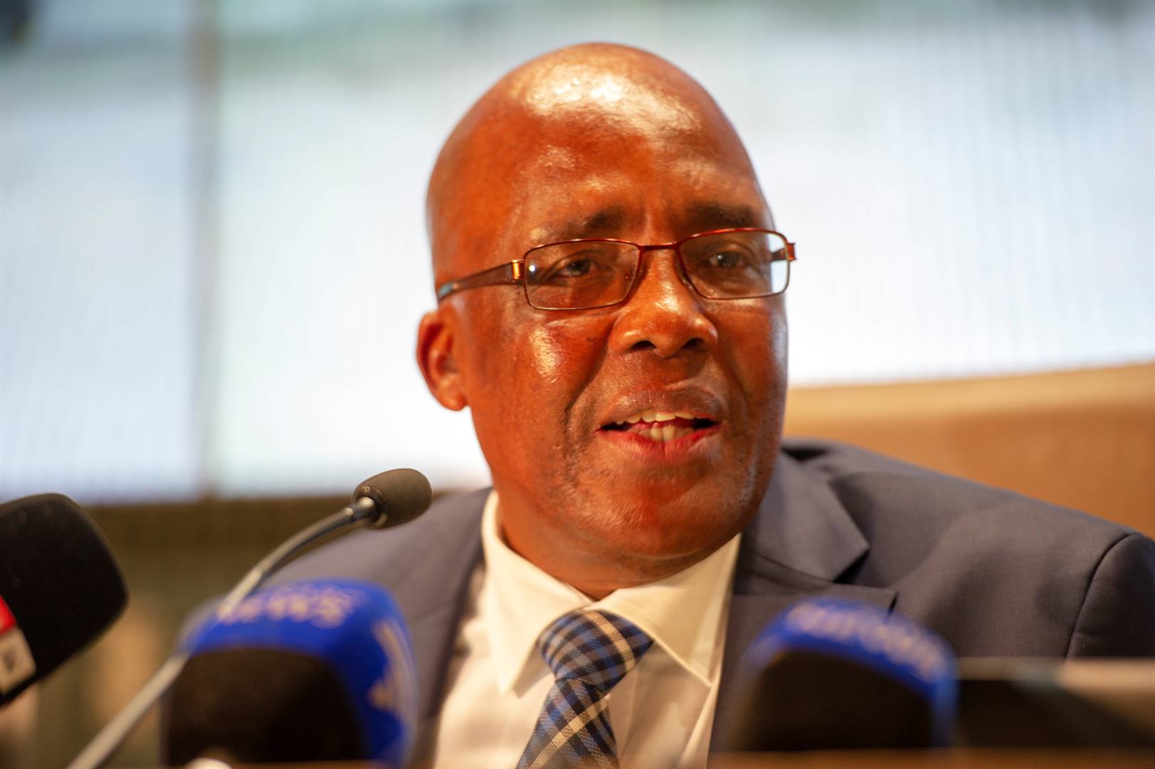 Dr. Aaron Motsoaledi, belügyminiszter. 