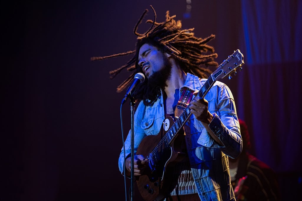 Kingsley Ben-Adir Bob Marley a Bob Marley: One Love from Paramount Pictures című filmben.