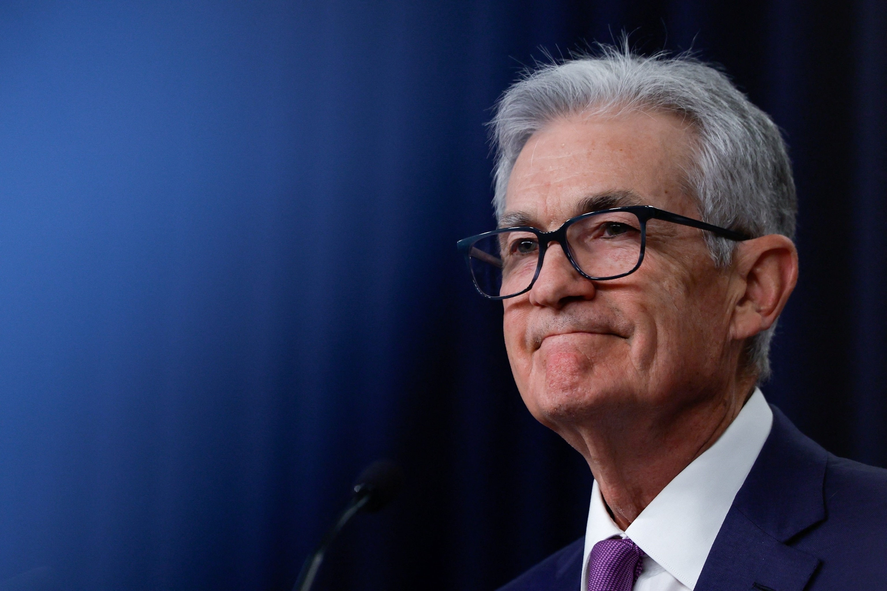 FOTÓ: Jerome Powell, a Federal Reserve elnöke sajtótájékoztatót tart a Fed kamatpolitikai döntésének nyilvánosságra hozatala után a Federal Reserve-nél, 2024. január 31-én Washingtonban.