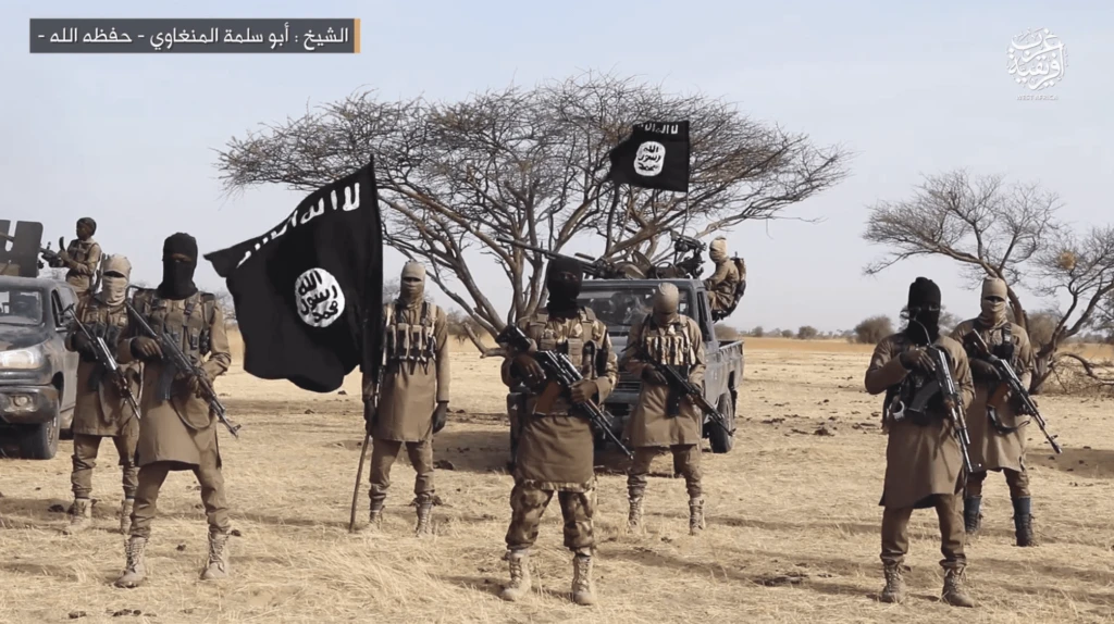 Az ISIS harcosai járőröznek Nyugat-Afrikában (Screenshot/ISIS West Africa)